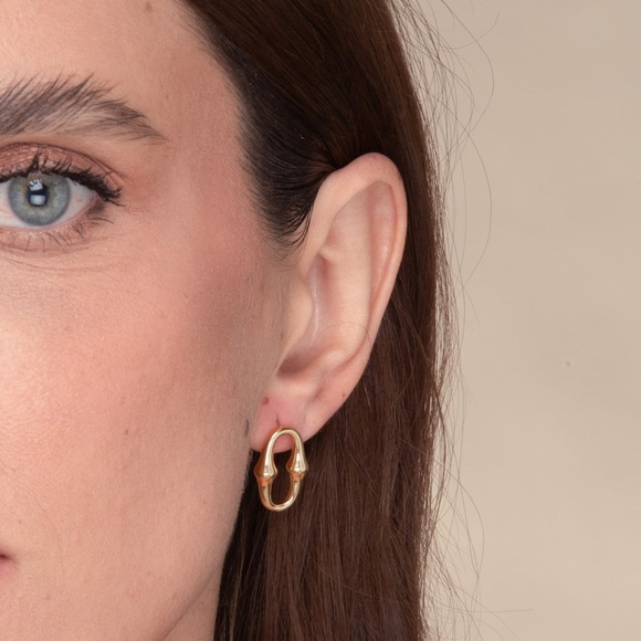 18K Gold Plated Sculptural Oval Huggie Earrings*Hoop Earrings*Stud Earrings*ML - Picture 2 of 8